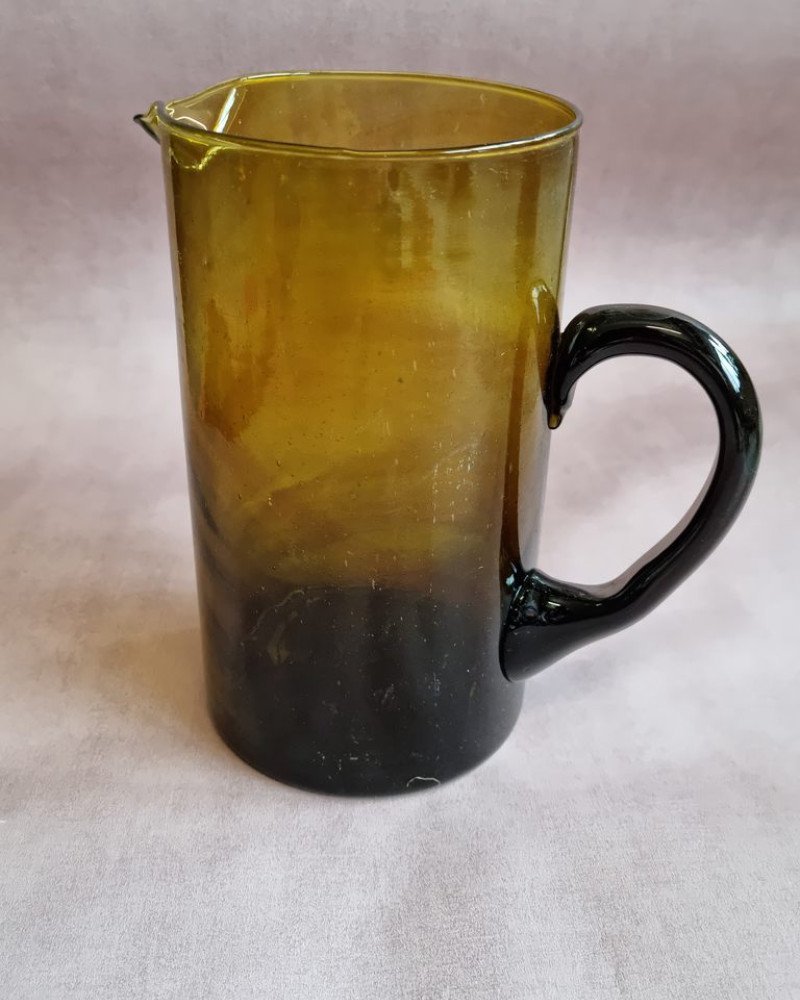 Kanna glas brun hög