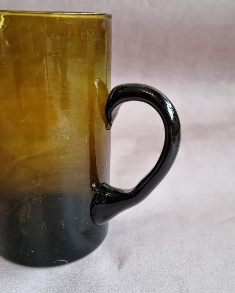 Kanna glas brun hög