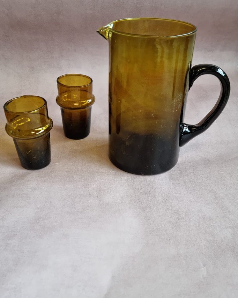 Kanna glas brun hög