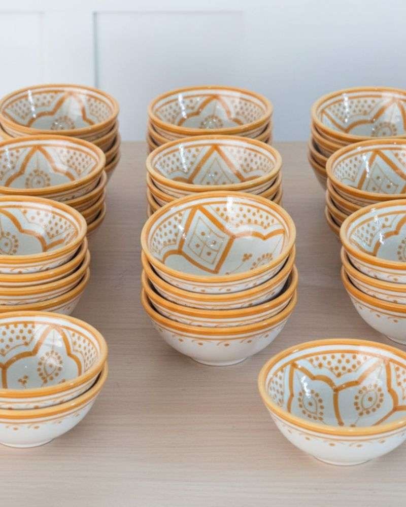 Handgjord orange och vit keramik skål - klassiskt mönster (grossist) Handgjord orange och vit keramik skål - klassiskt mönster (grossist)