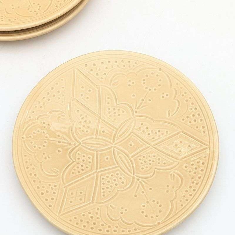 Graverade Assietter -Sand 20cm Graverade Assietter -Sand 20cm