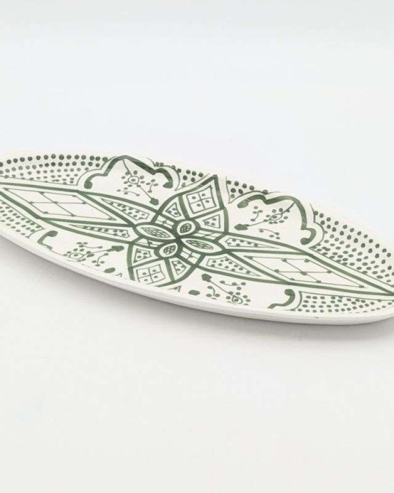 Handgjord grön och vit keramik fat oval - klassiskt mönster (grossist) Handgjord grön och vit keramik fat oval - klassiskt mönster (grossist)