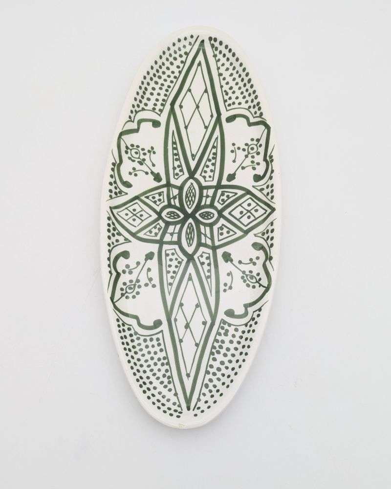 Handgjord grön och vit keramik fat oval - klassiskt mönster (grossist) Handgjord grön och vit keramik fat oval - klassiskt mönster (grossist)