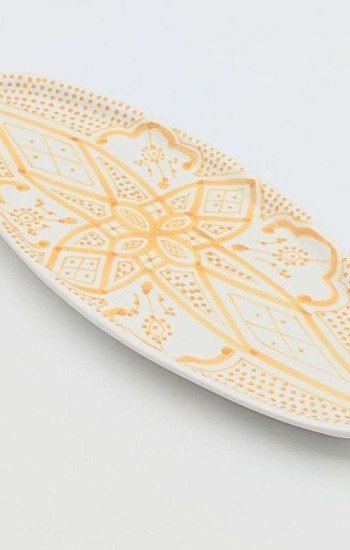 Handgjord gul och vit keramik fat oval - klassiskt mönster (grossist) Handgjord gul och vit keramik fat oval - klassiskt mönster (grossist)