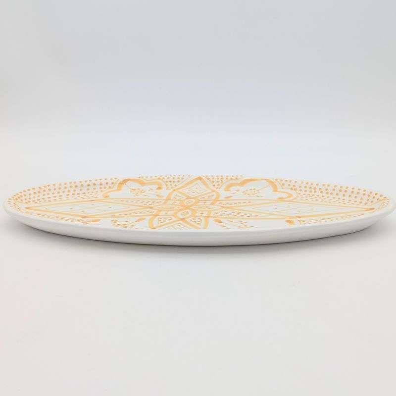 Handgjord gul och vit keramik fat oval - klassiskt mönster (grossist) Handgjord gul och vit keramik fat oval - klassiskt mönster (grossist)